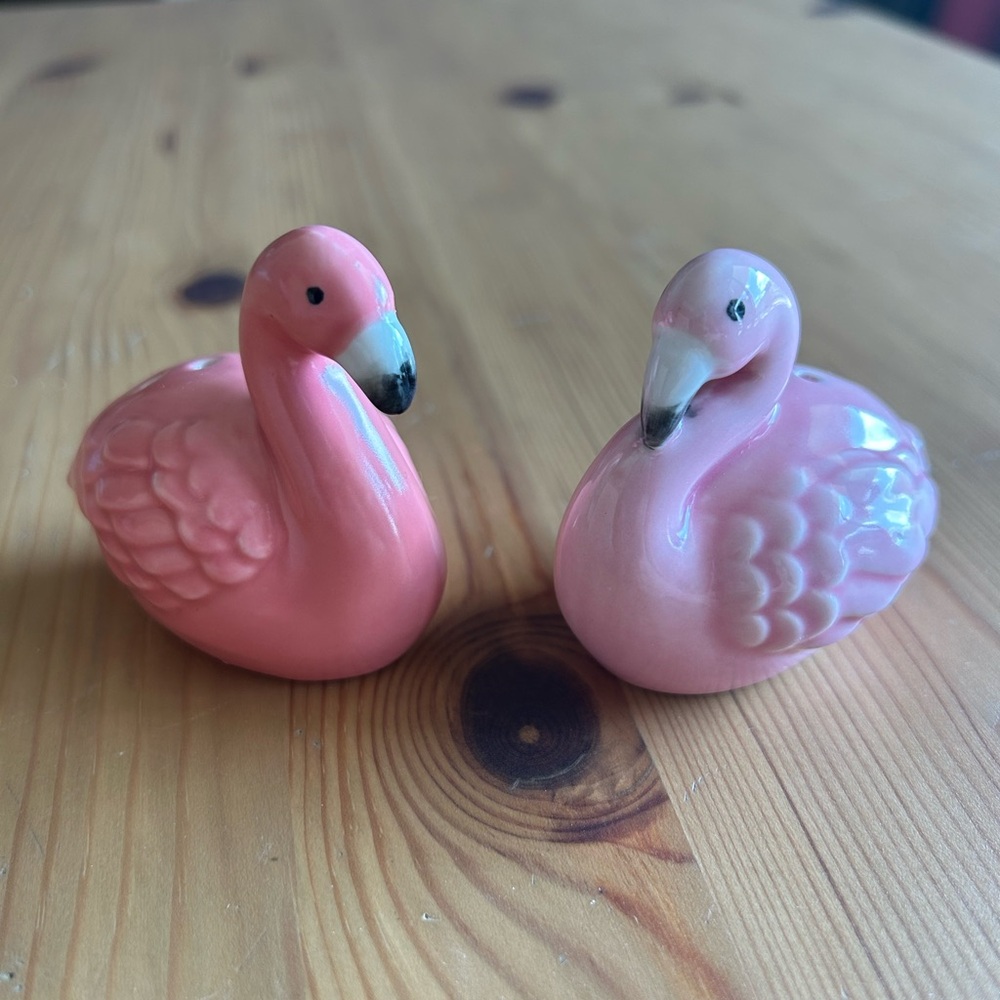 Flamingo salt and pepper shakers